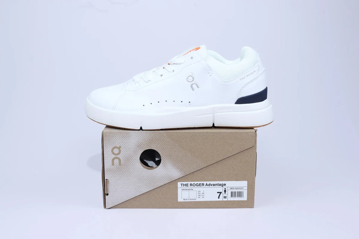 On Running On The Roger Advantage White/Orange Sneakers White - 1
