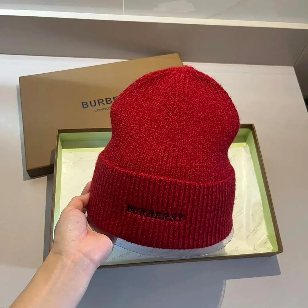 Burberry Burberry Red Embroidered Logo Beanie Red