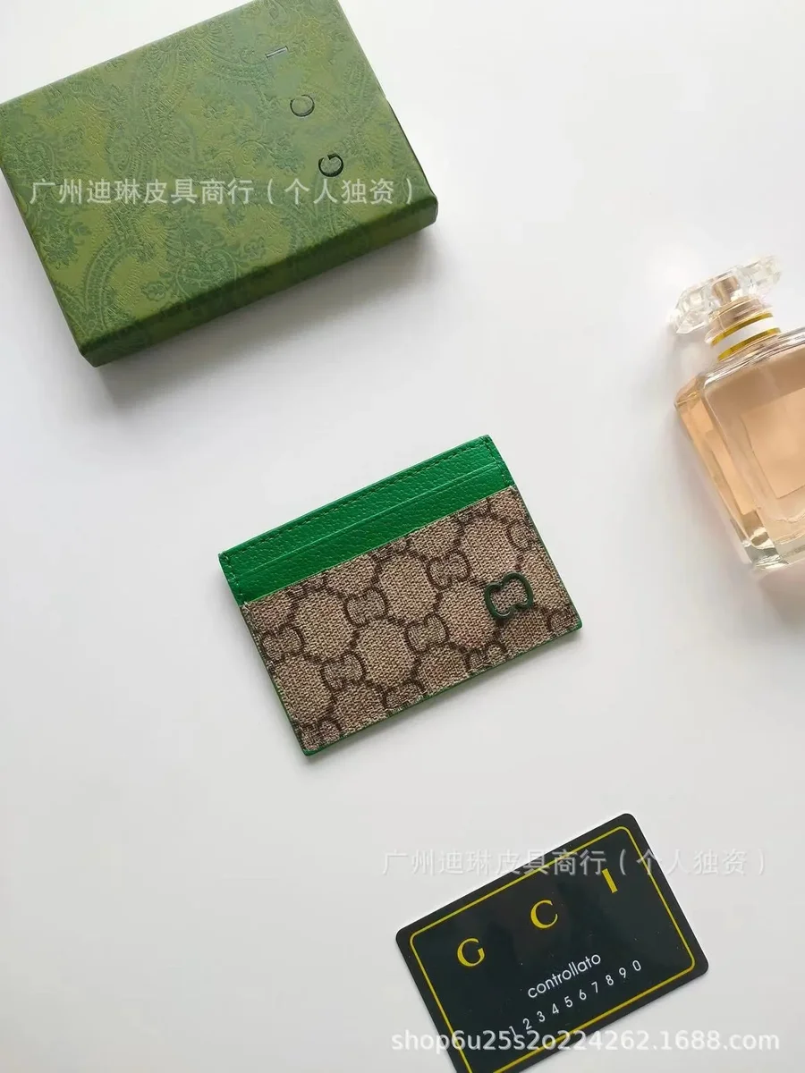 Gucci Gucci GG Supreme Green Card Holder Green - 1
