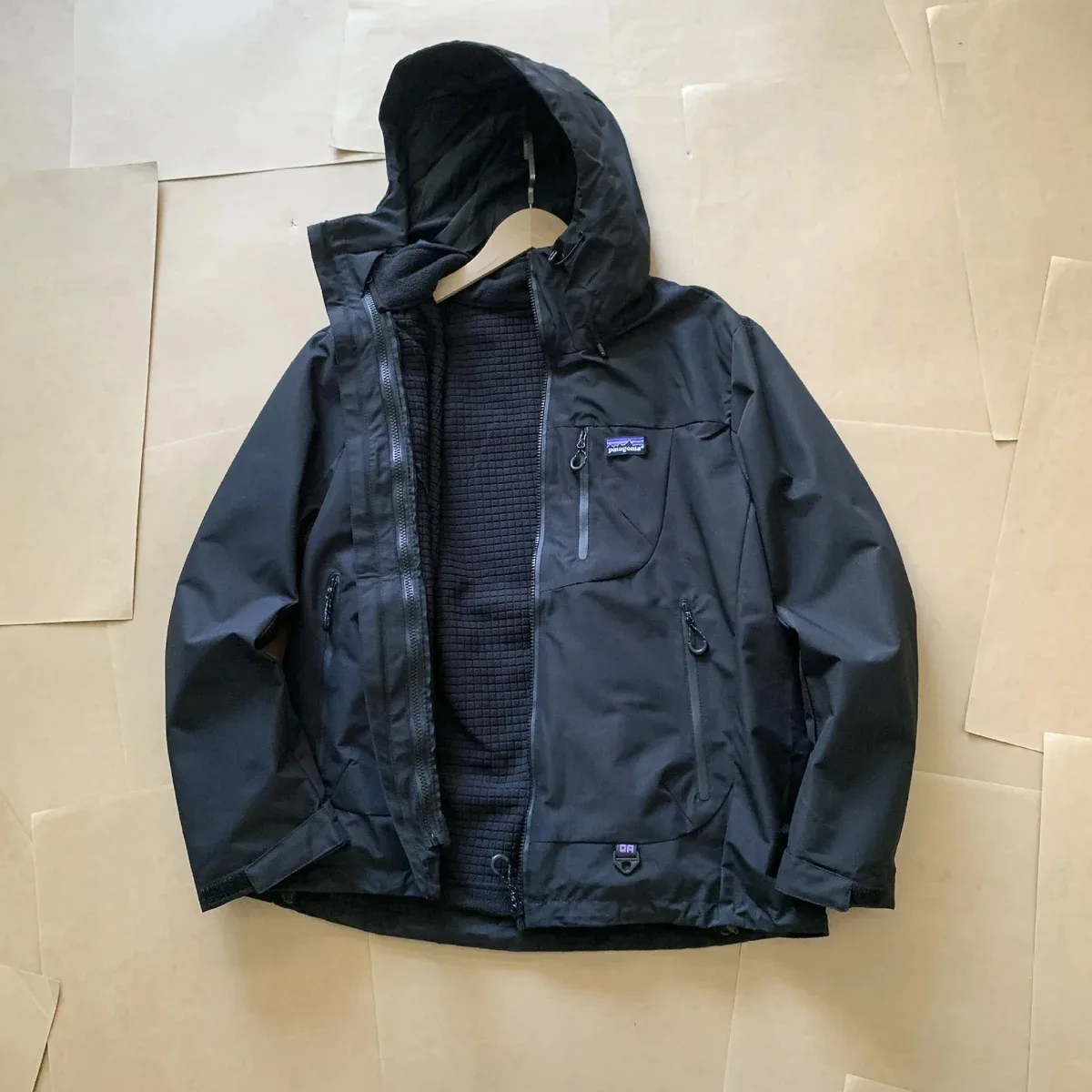 Patagonia Patagonia Black Hooded Outdoor Coat Black - 1