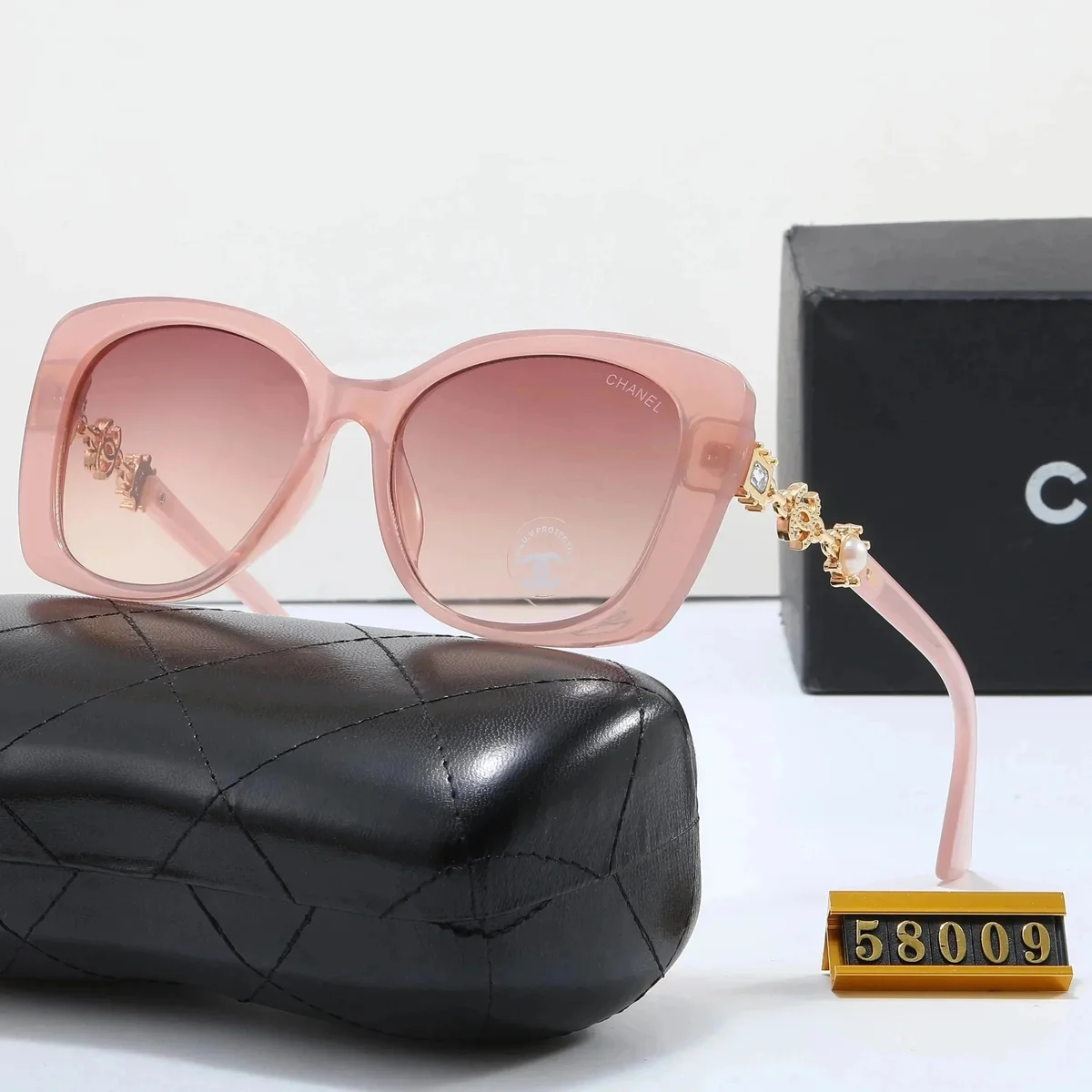 Chanel Chanel Classic Flap Pink Gradient Sunglasses Pink