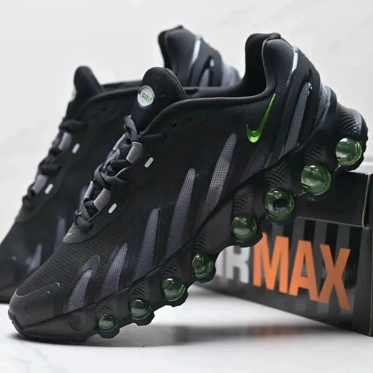 Nike Nike Air Max Black/Green Running Sneakers Black
