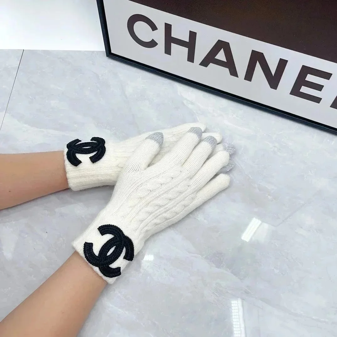 Chanel Chanel White CC Logo Gloves White