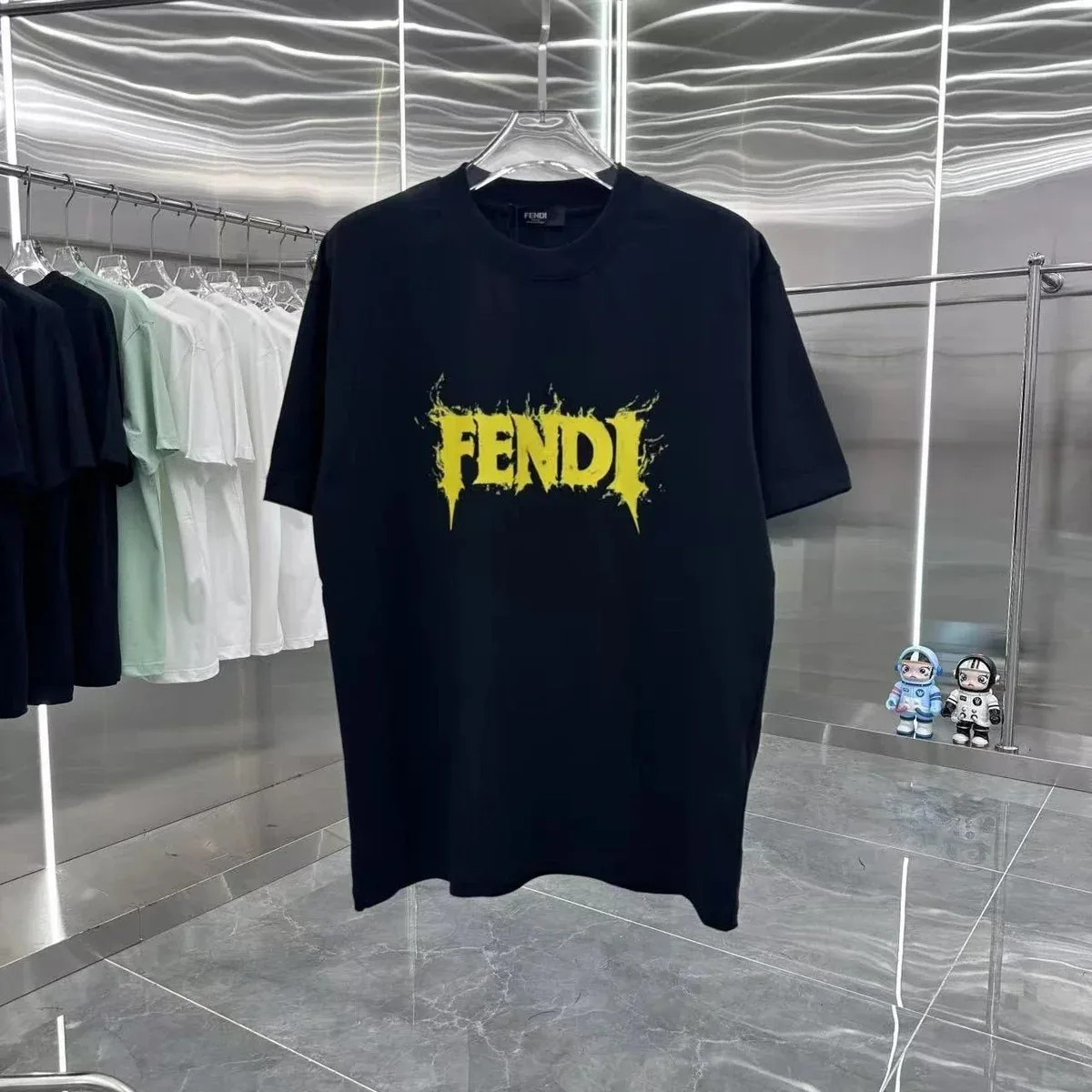 Fendi Fendi Iconic FENDI Yellow Print Black T-Shirt Black - 1