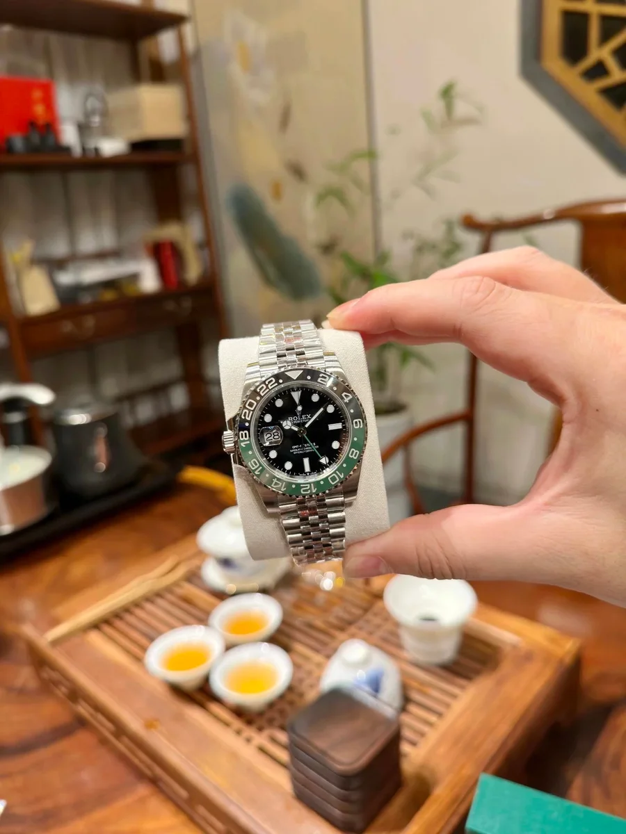 Rolex Rolex GMT-Master II Green/Black Watch Black
