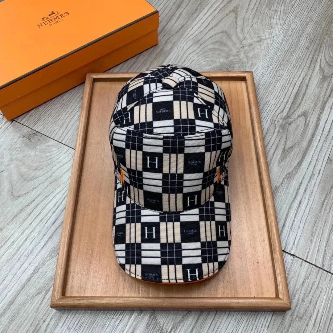 Hermès Hermès H Black/White Check Cap Black