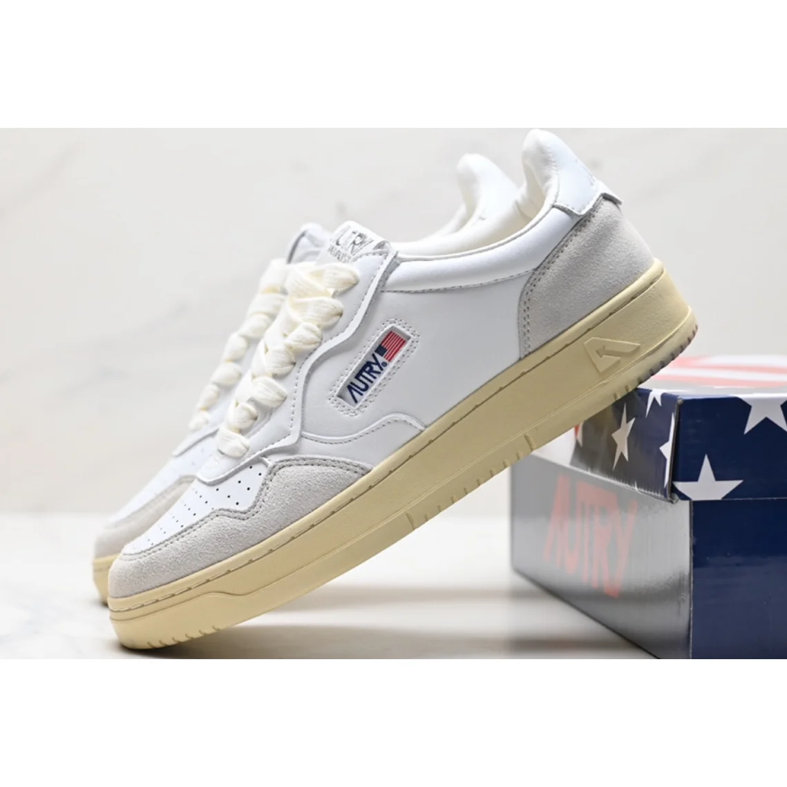 Autry Autry Classic Low-Top White/Beige Sneakers White - 1
