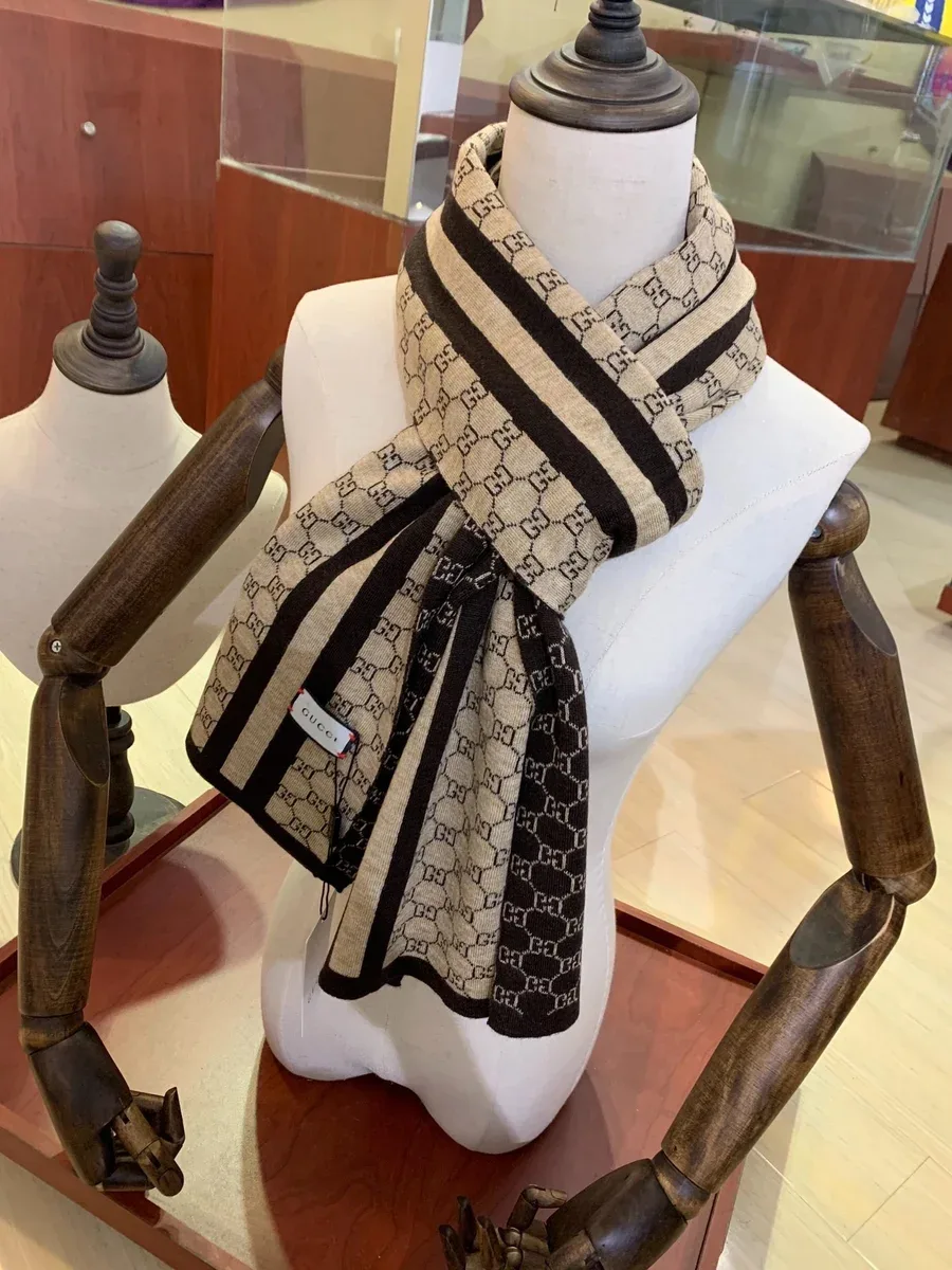 Gucci Gucci GG Supreme Beige/Black Monogram Scarf Beige