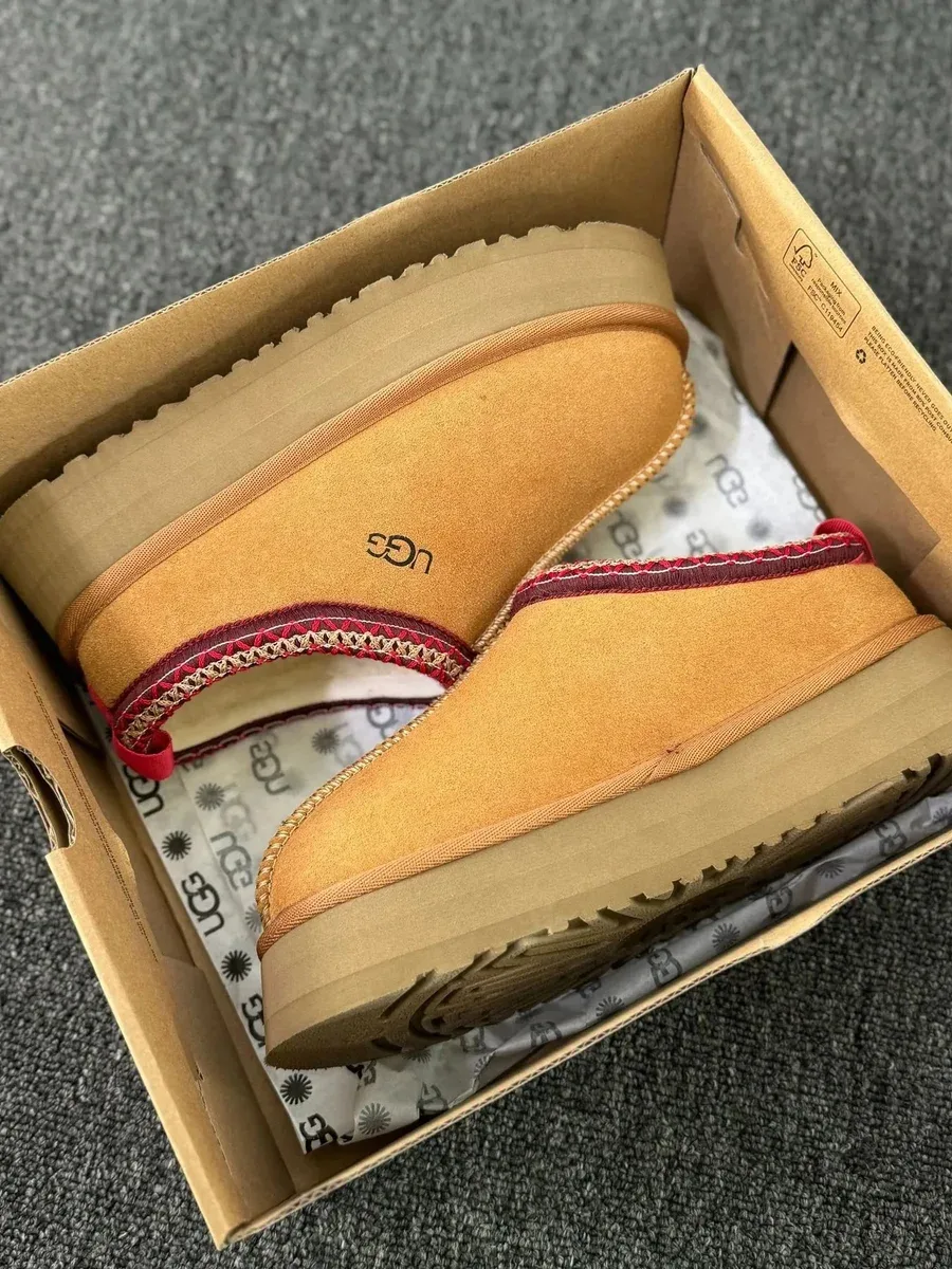 UGG UGG Classic Short Chestnut Thick Sole Snow Boot Brown