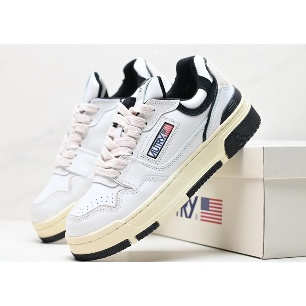 Autry Autry 03 White/Black/Cream Classic Sneakers White