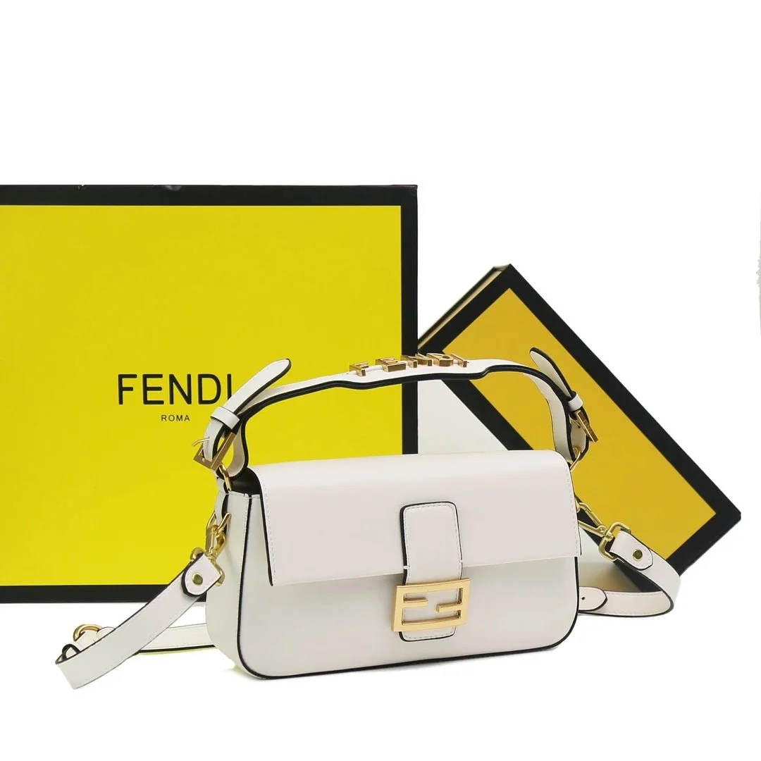 Fendi Fendi Iconic White Leather Shoulder Bag White - 1