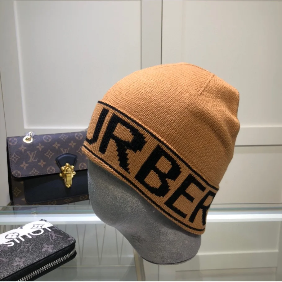 Burberry Burberry Beige Logo Knit Beanie Beige - 1