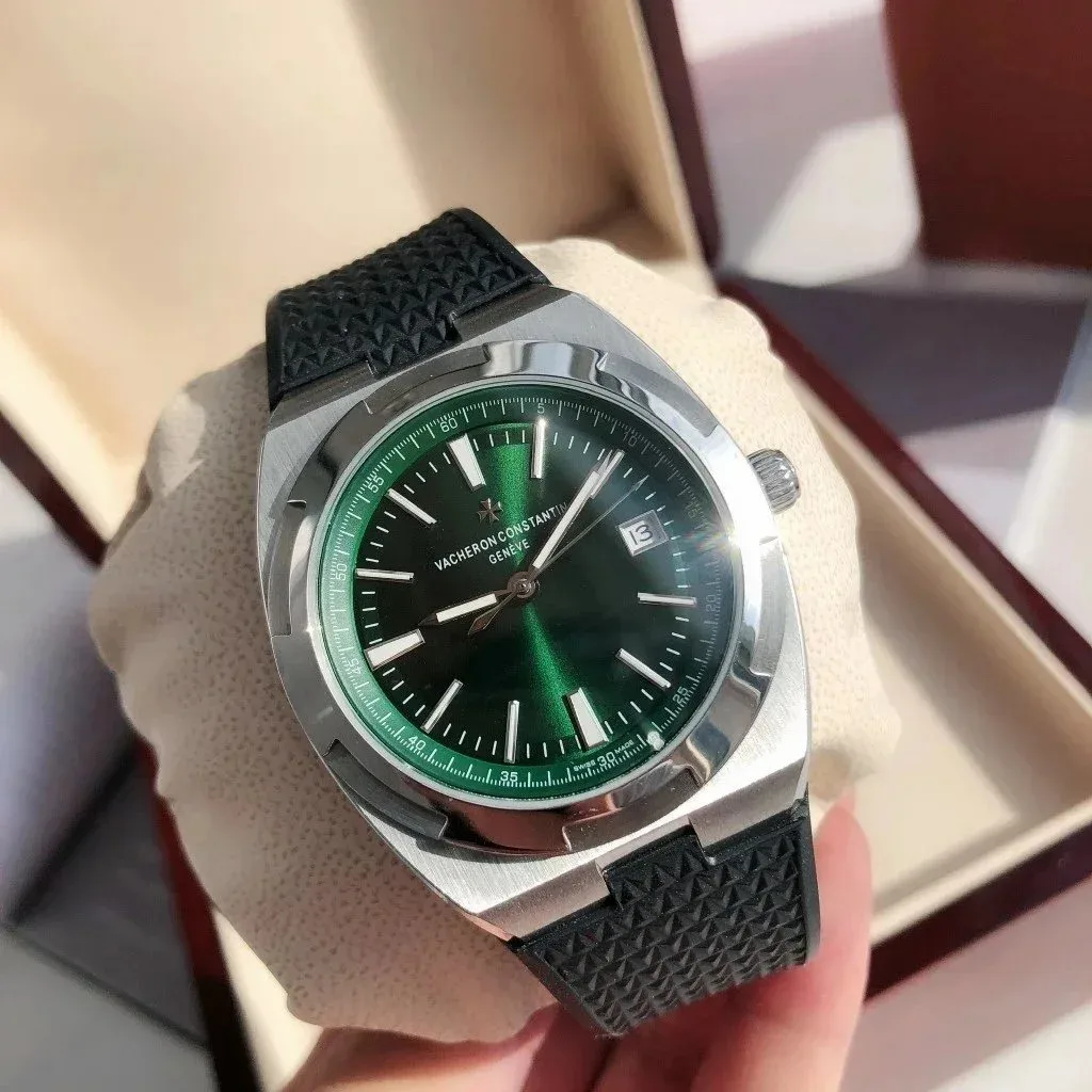 Vacheron Constantin Vacheron Constantin Overseas Green Dial Men's Watch Green - 1
