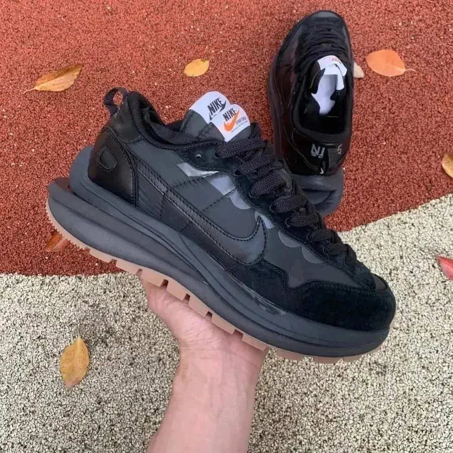 Nike Nike Sacai x Nike VaporWaffle Black/Gum Sneakers Black