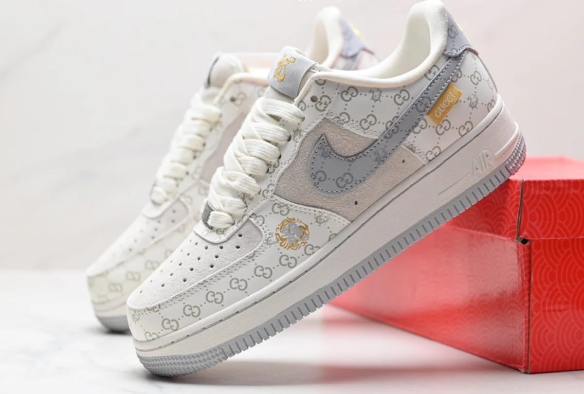 Nike Nike Air Force 1 Gucci Collaboration Sail/White Sneakers White - 1