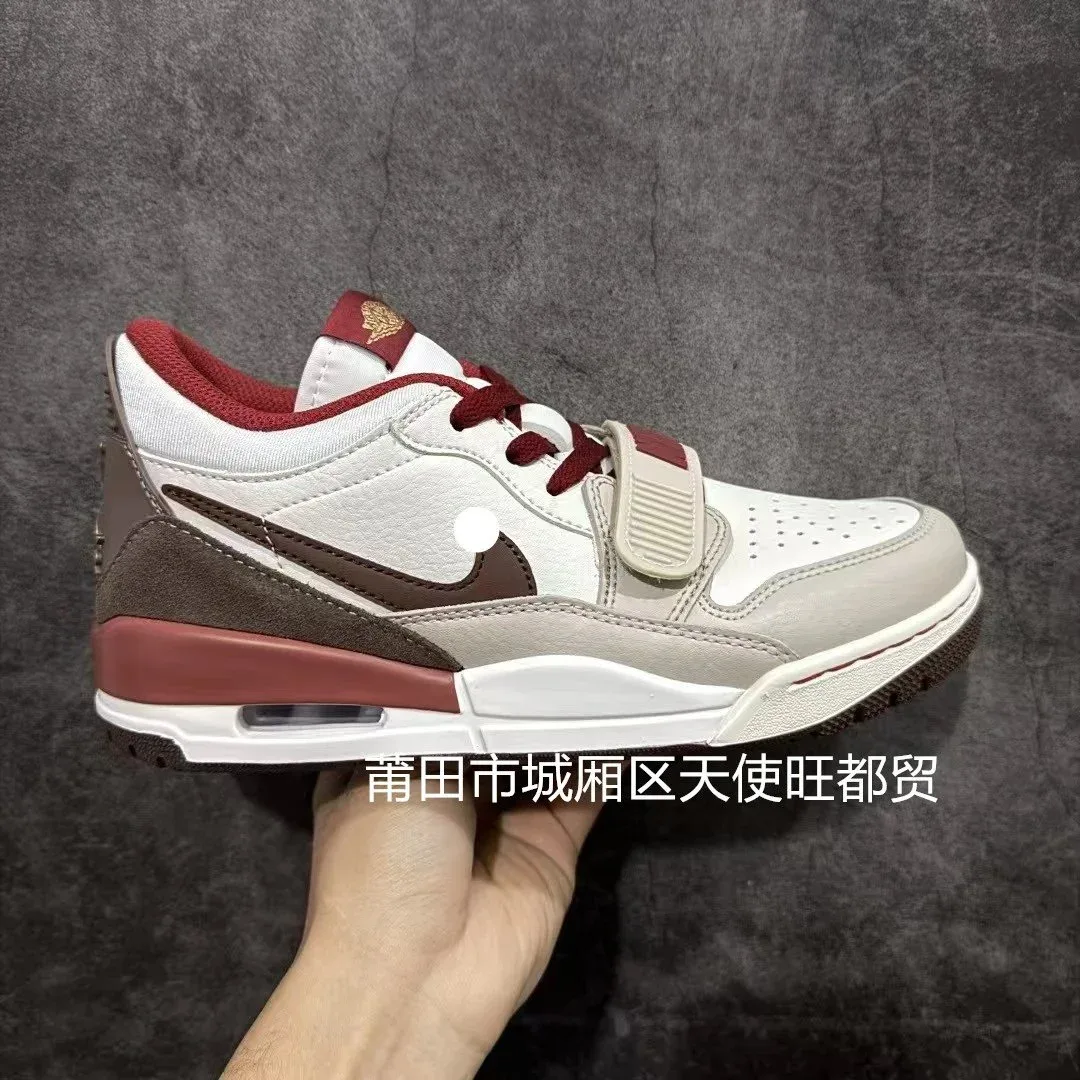 Nike Nike Air Jordan 3 Legacy Low White/Brown/Red Sneakers White - 1