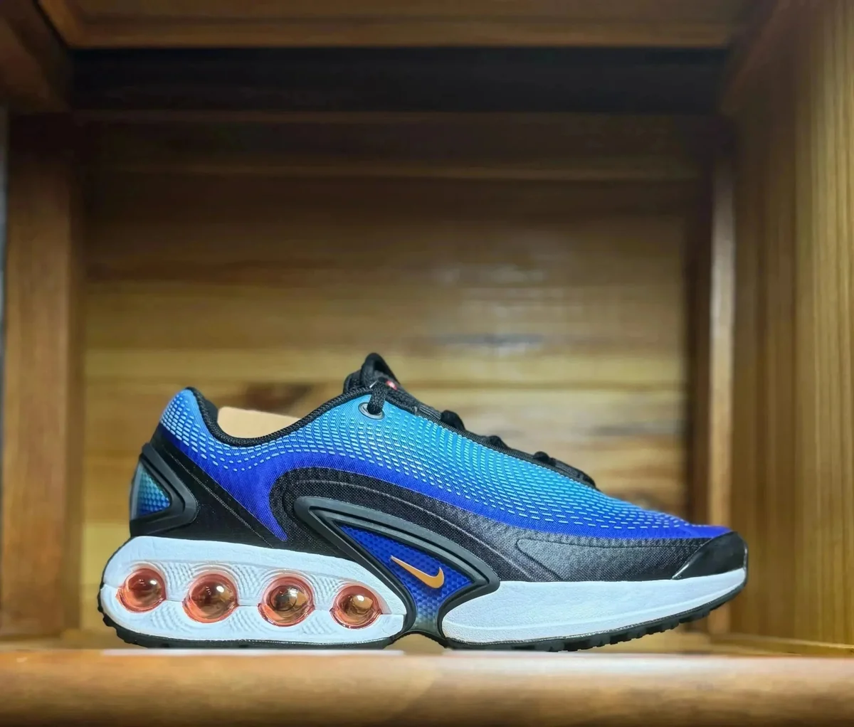 Nike Nike Air Max Blue/Black/Orange Sneakers Blue