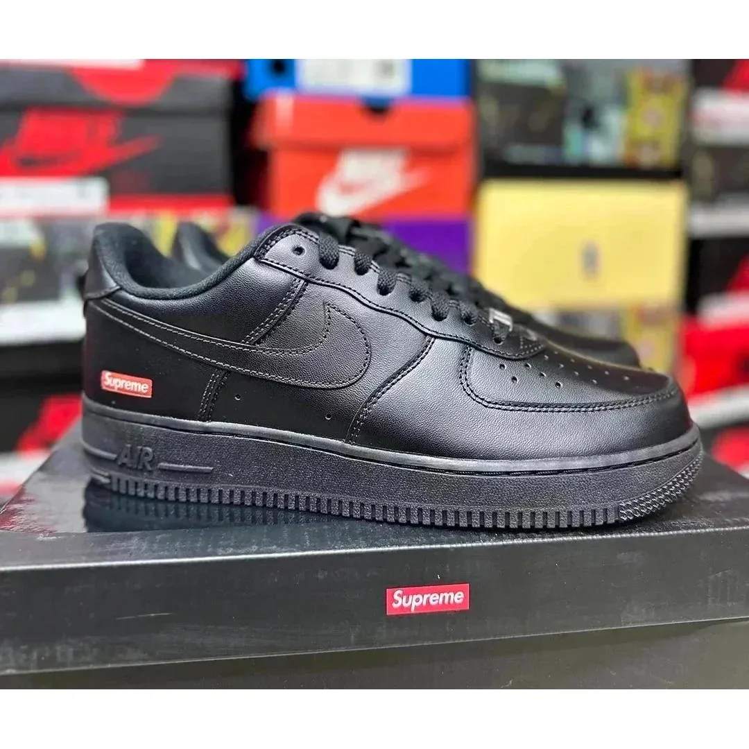 Nike Nike Air Force 1 Supreme Triple Black Sneakers Black - 1