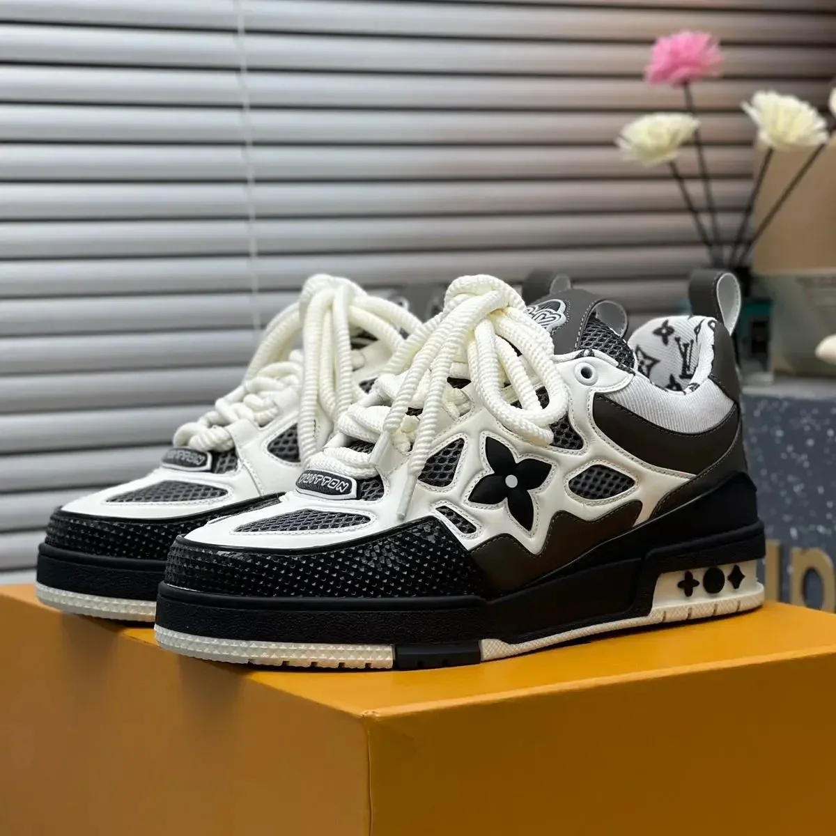 Louis Vuitton Louis Vuitton LV Trainer Black/White Sneakers Black