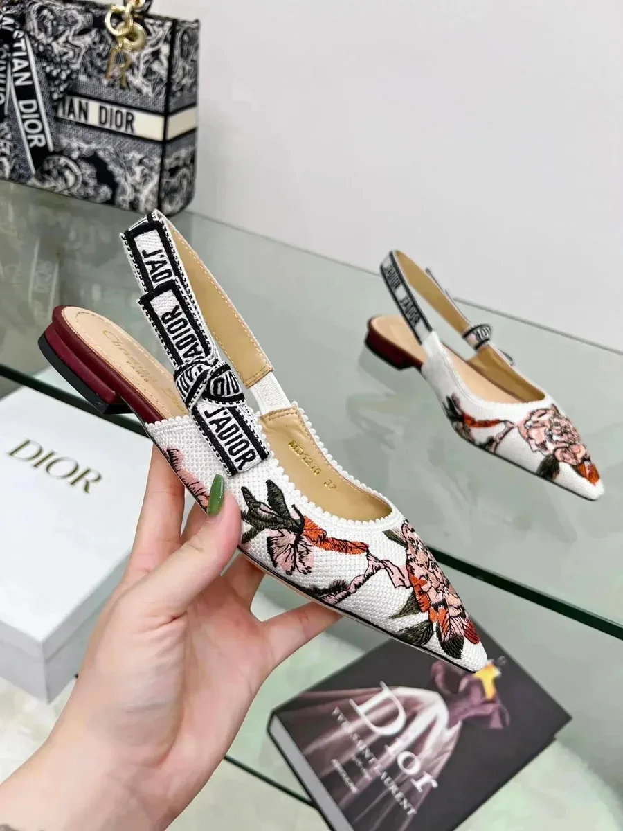 Dior Dior Lady Dior Floral Embroidered Slingbacks White - 1