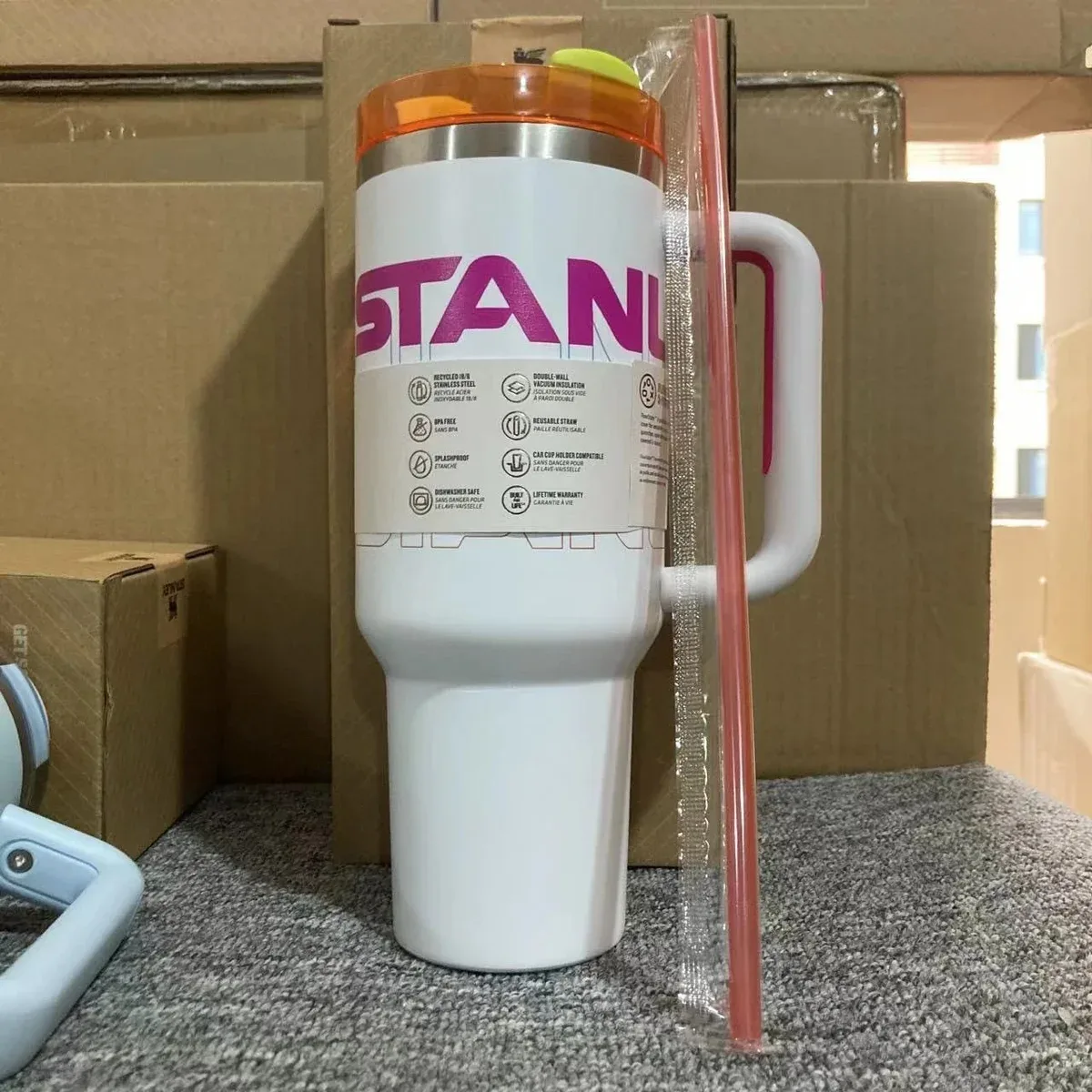 Stanley Stanley Quencher H2.0 Flowstate 3D White Travel Mug White - 1
