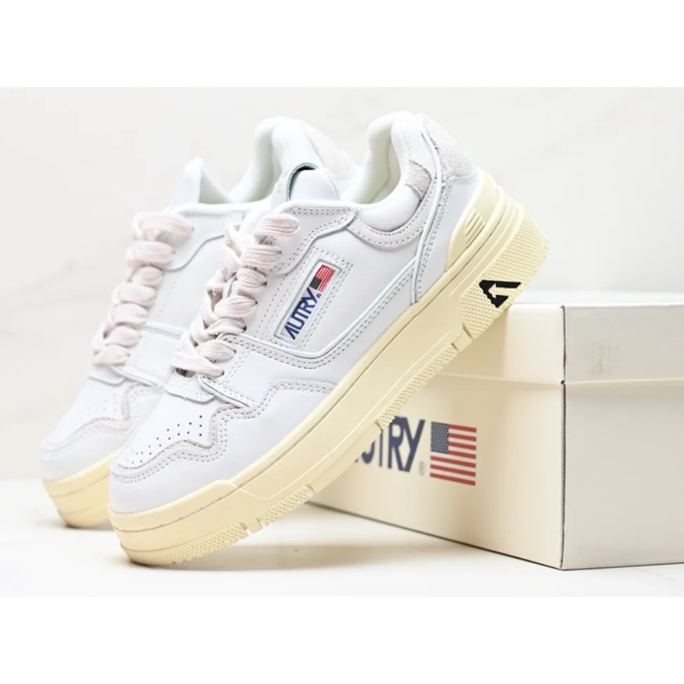 Autry Autry 02 White/Cream Sneakers White
