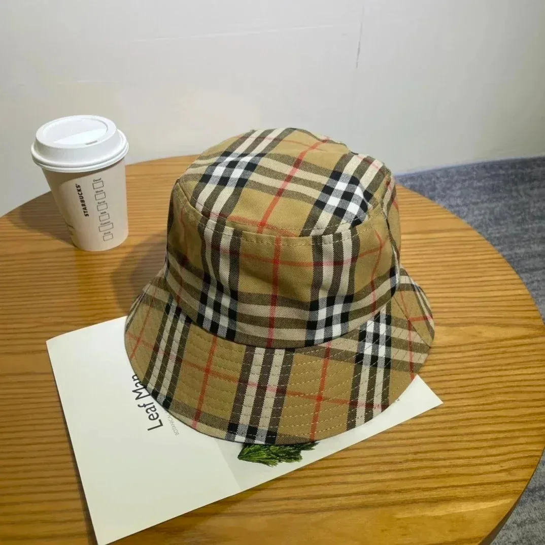 Burberry Burberry Classic Check Bucket Hat Burberry 18 Beige
