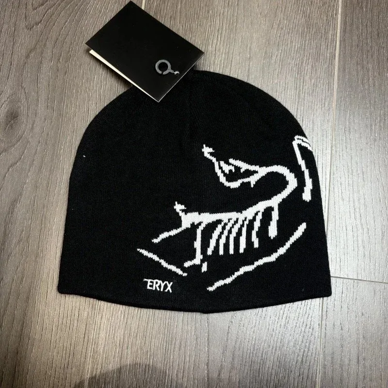Revenge Revenge Black/White Skeleton Beanie Black - 1