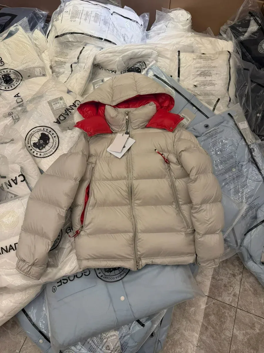 Canada Goose Canada Goose Chilliwack Beige Red Hooded Parka Beige - 1