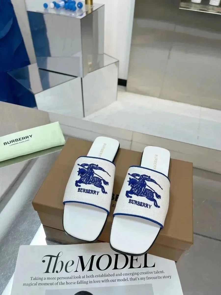 Burberry Burberry Classic Logo White & Blue Sandals White - 1