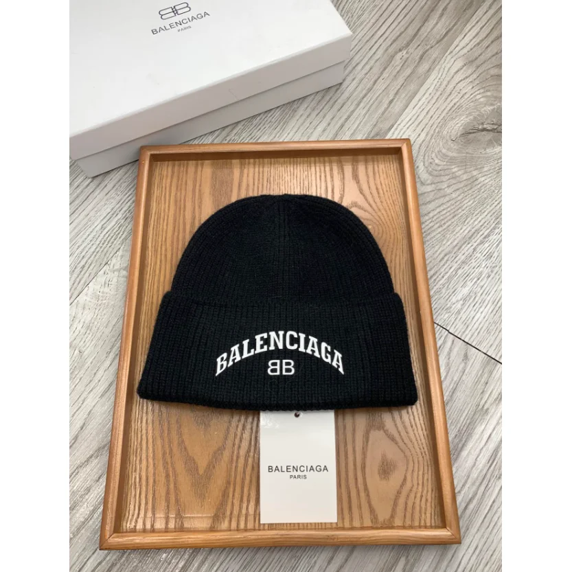 Balenciaga Balenciaga Black/White Knit Beanie Black