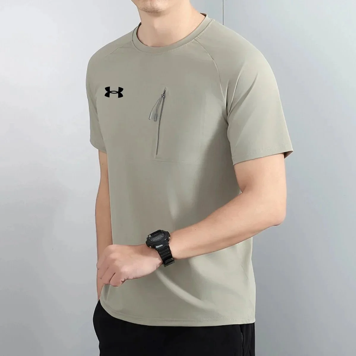 Under Armour Under Armour Light Khaki T-Shirt with Zip Pocket Beige - 1