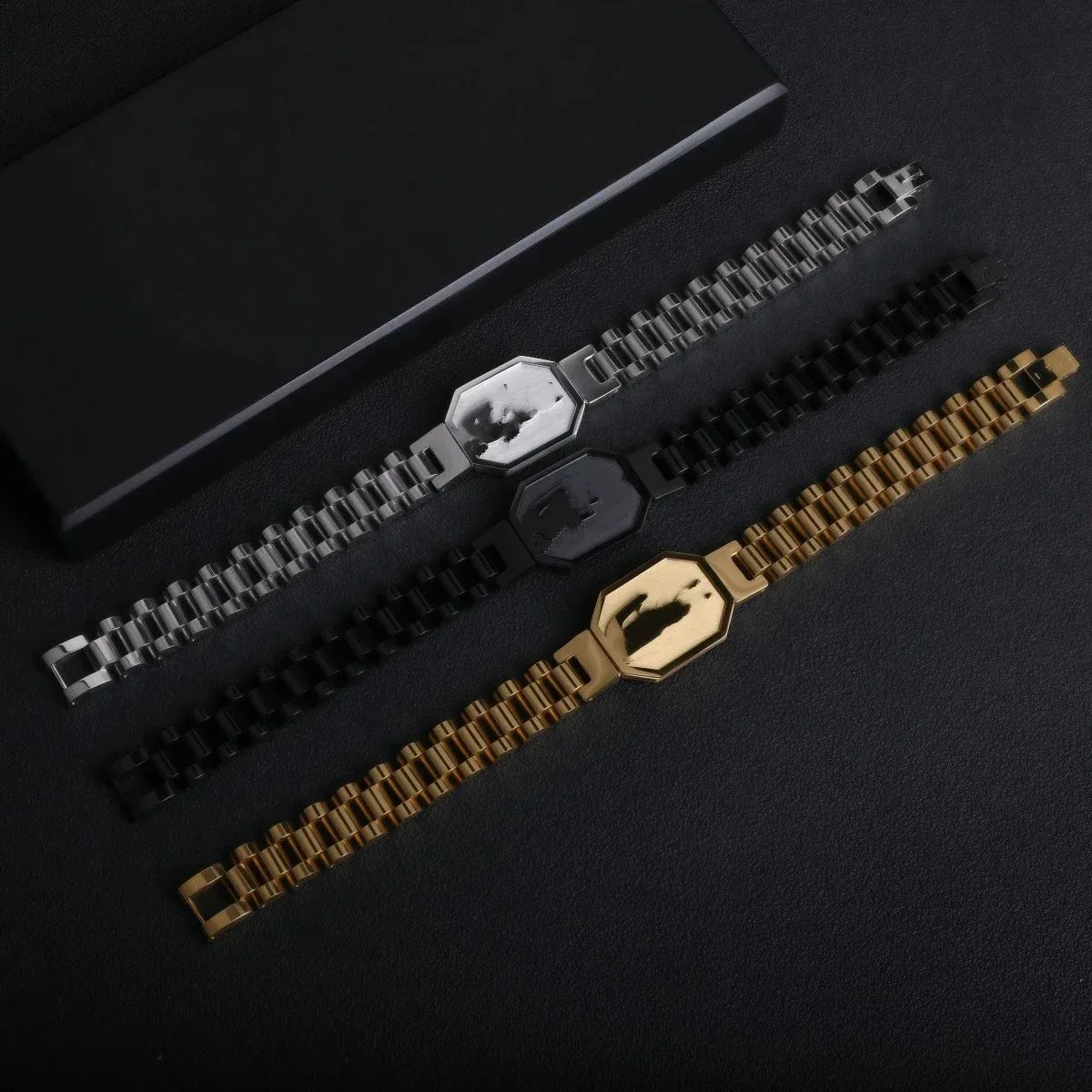 Other NO.28 Gold + Box Stainless Steel Bracelet Set Gold - 1