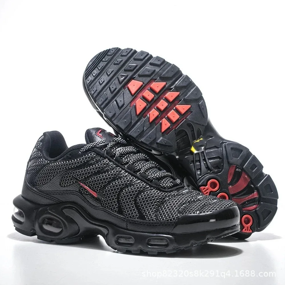 Nike Nike Air Max TN Triple Black/University Red Sneakers Black - 1
