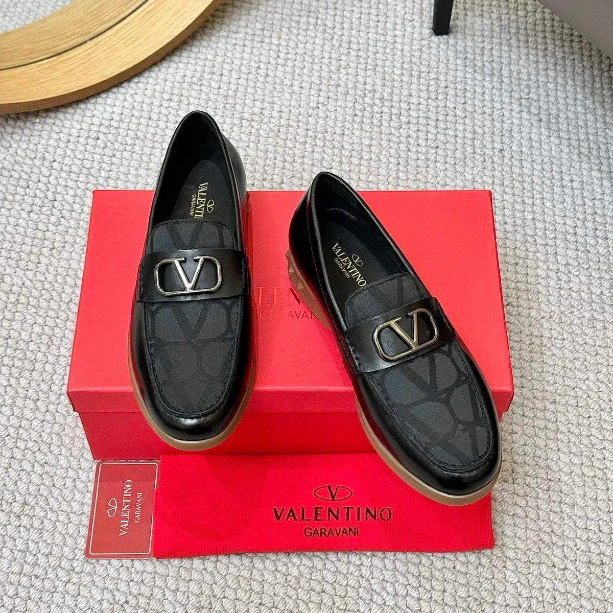 Valentino Garavani VLogo Black Loafers — Oopbuy Spreadsheet find