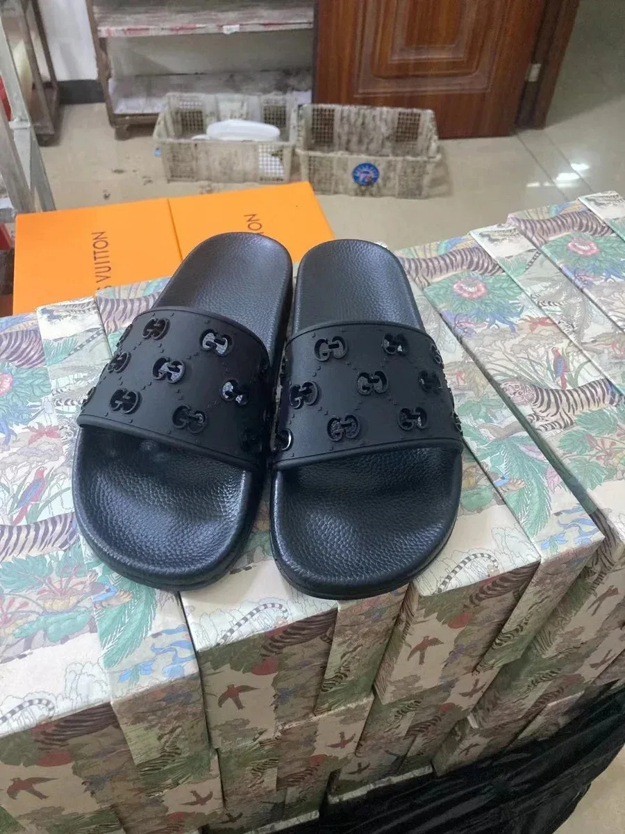 Gucci Gucci GG Marmont Black Slippers Black - 1
