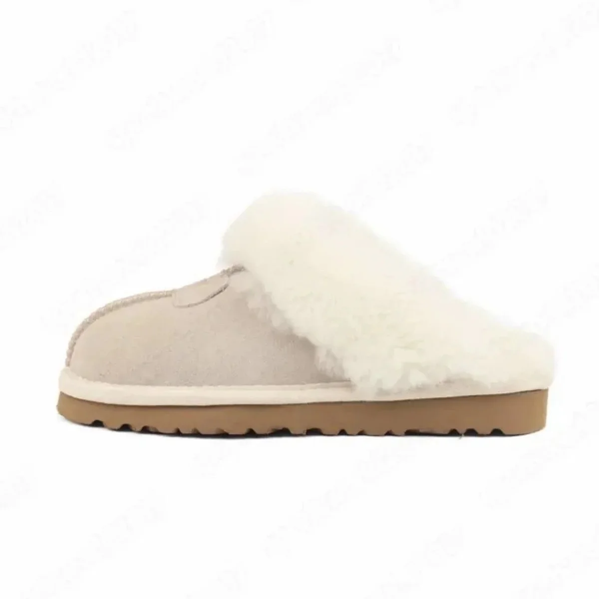 UGG UGG Classic Short Sand Slippers Beige