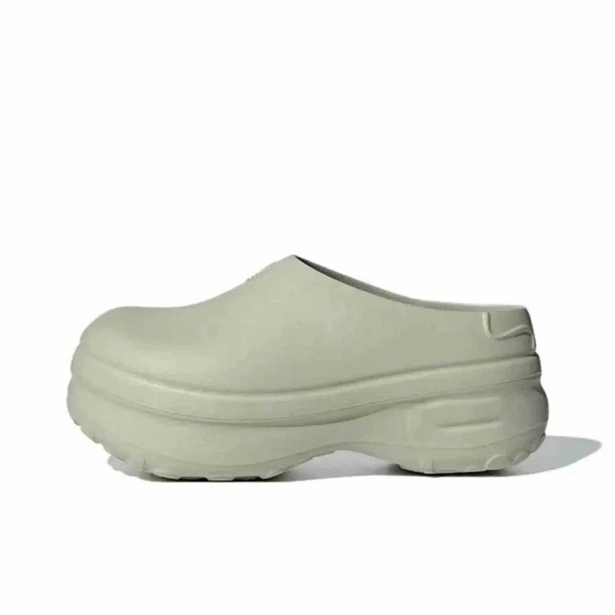 Crocs Crocs Classic Clog 19 Beige Slip-On Sandal Beige