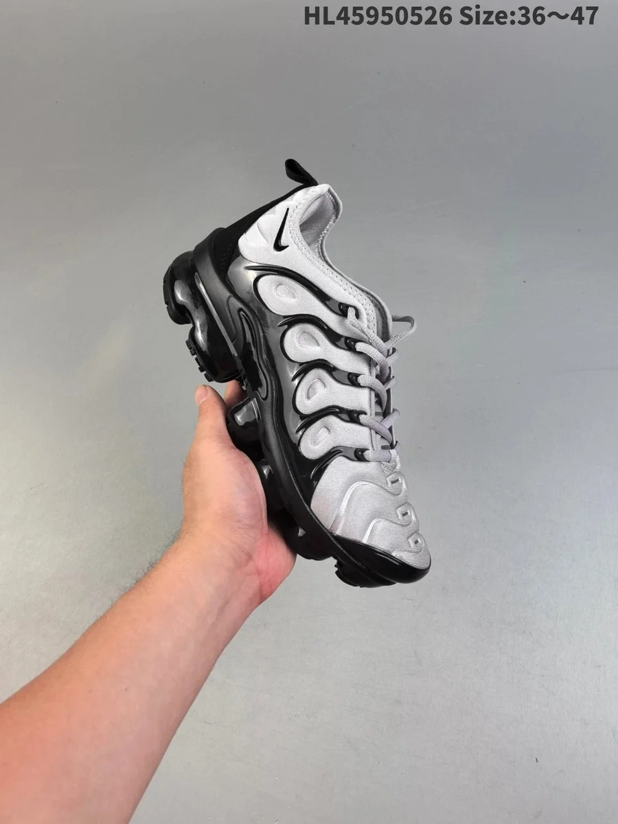 Nike Nike Air Max Vapormax Plus Sail/Black Sneakers Black - 1