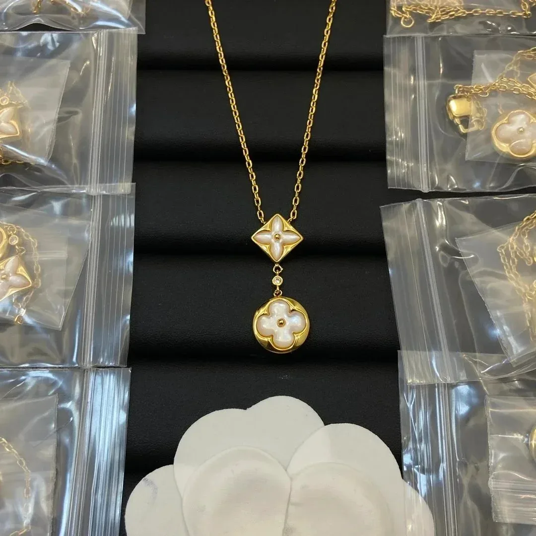Louis Vuitton Louis Vuitton Monogram Pendant Necklace Gold/White Gold