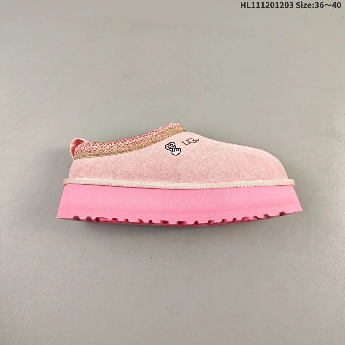 UGG UGG Classic Short Pink Slip-On Sneakers Pink