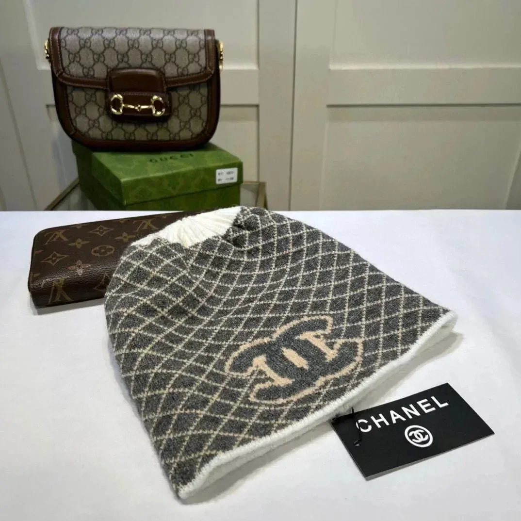 Chanel Chanel Diamond Pattern Beanie Hat Grey - 1
