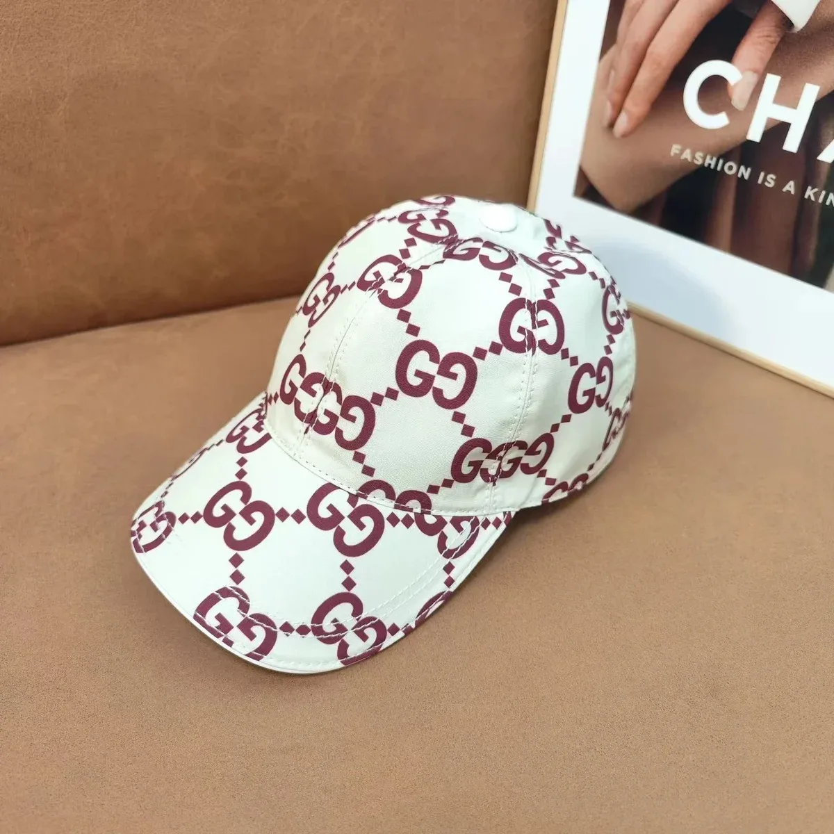 Gucci Gucci GG Supreme White/Burgundy Monogram Baseball Cap White