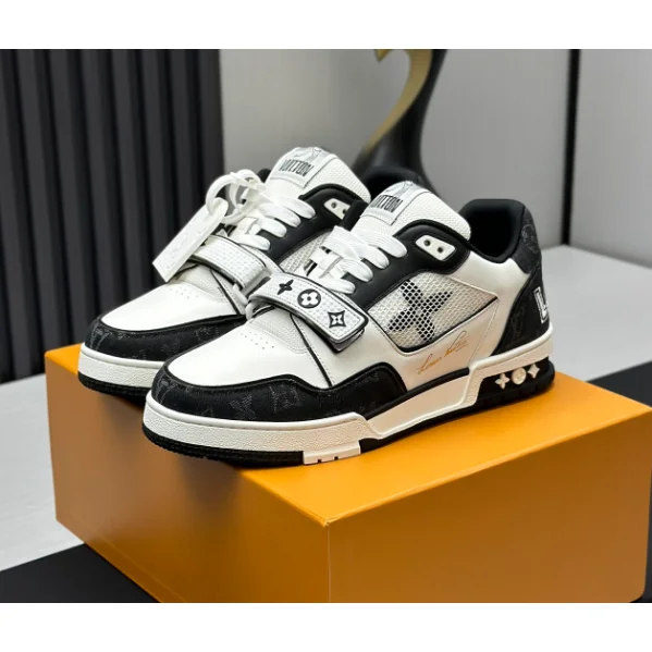 Louis Vuitton Louis Vuitton LV Trainer White/Black Sneakers White