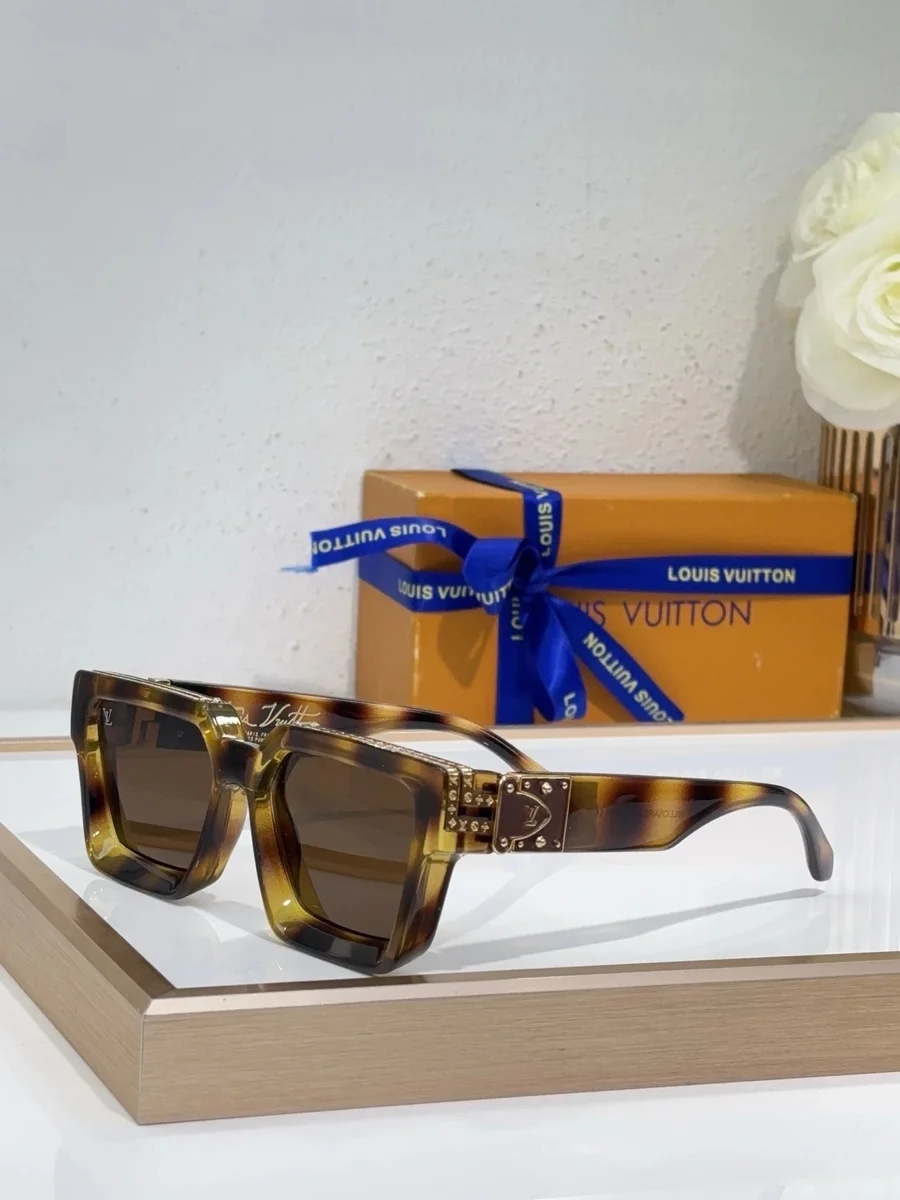 Louis Vuitton Louis Vuitton Tortoiseshell Square Sunglasses A4 Brown