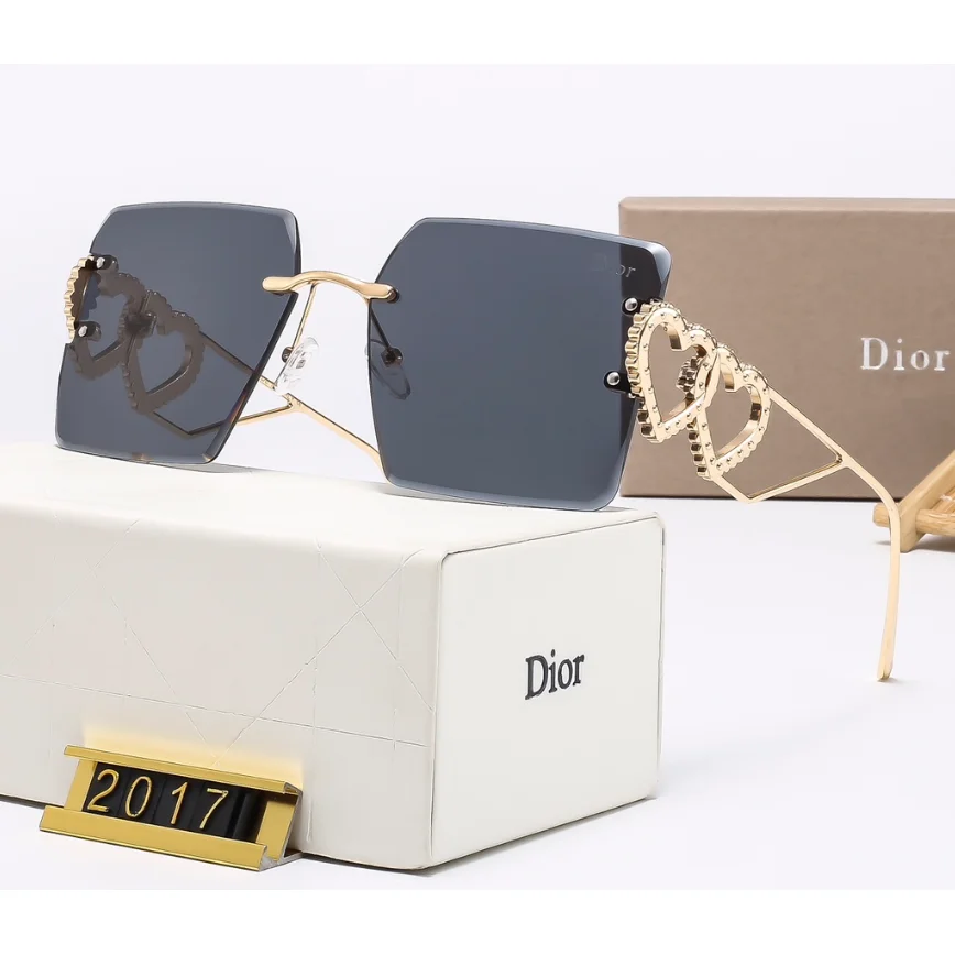 Dior Dior Heart Frame Sunglasses Black Gold Eyewear Gold - 1