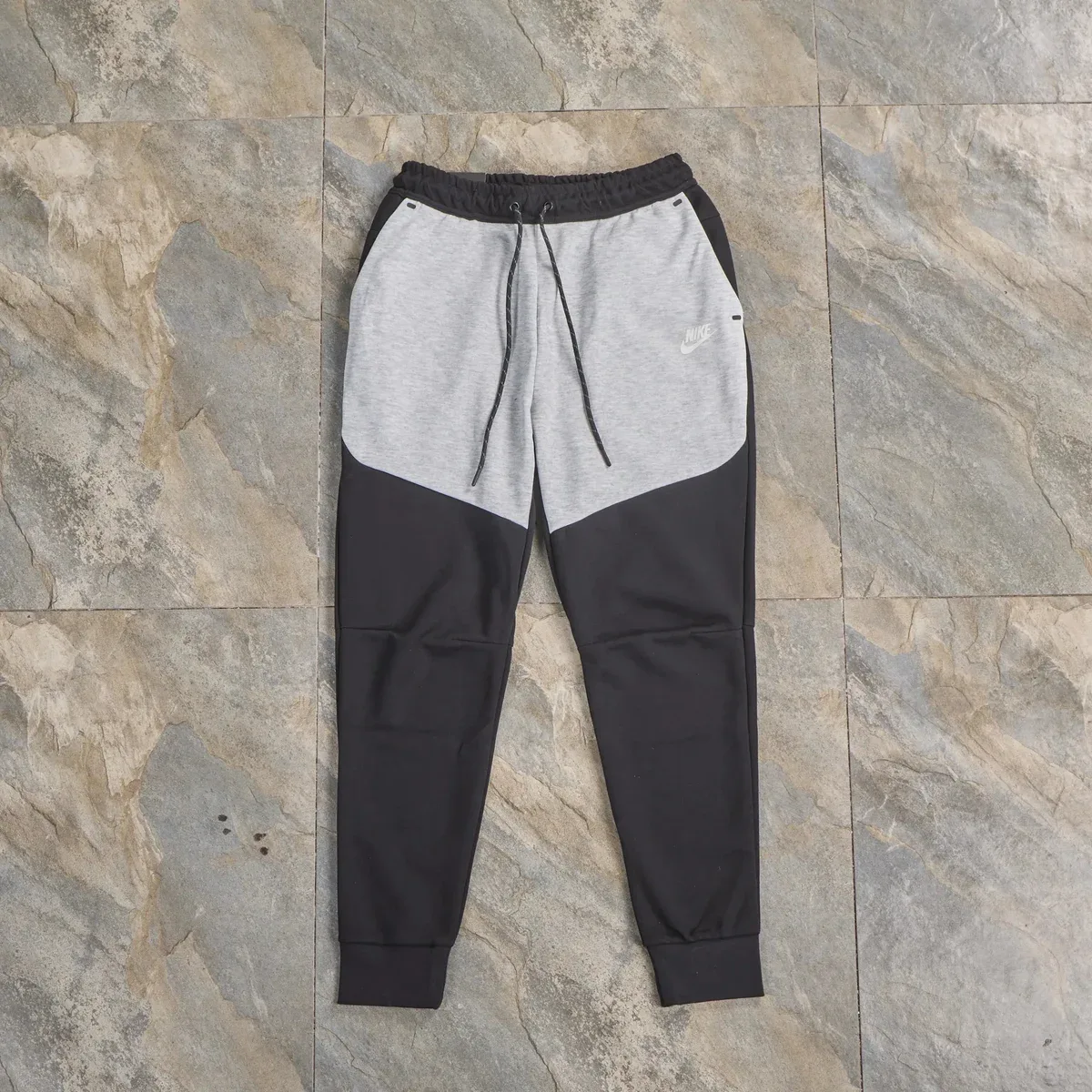 Nike Nike Tech Fleece Black & Light Grey Pants Black - 1