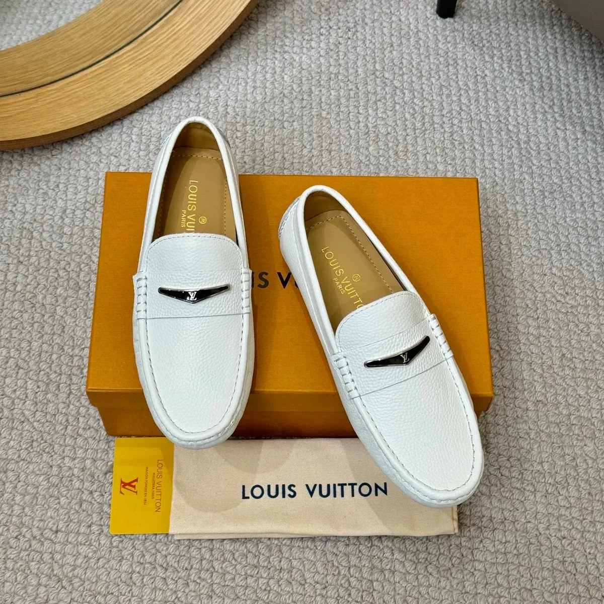 Louis Vuitton Louis Vuitton Tabi White Leather Loafers White