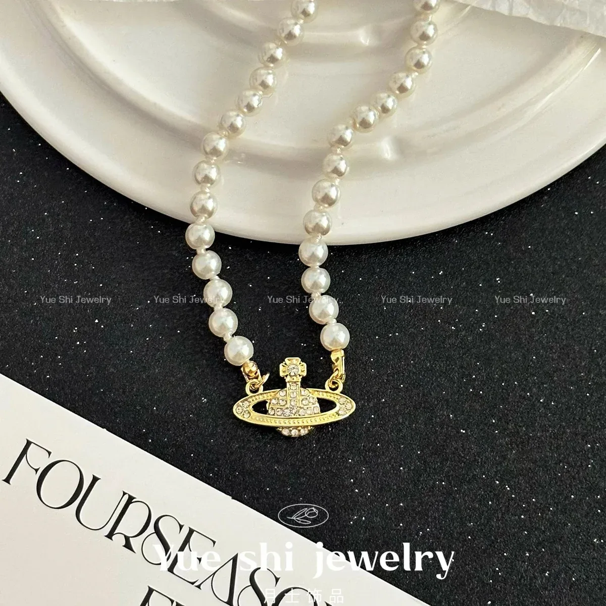 Vivienne Westwood Vivienne Westwood Orb Classic Gold Pearl Necklace Gold - 1