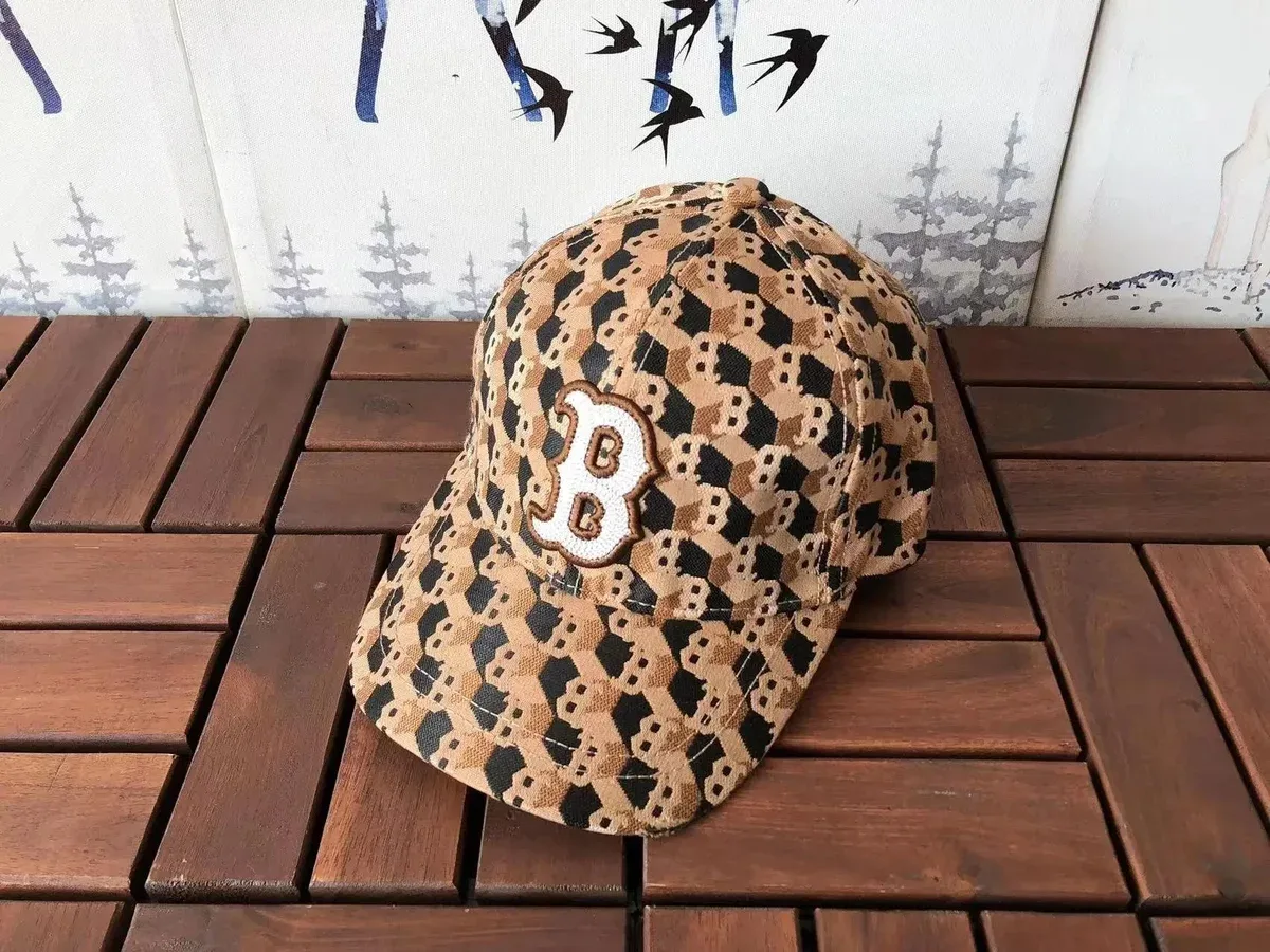 Dior Dior Dior Book Tote Beige/Black Baseball Cap Beige - 1